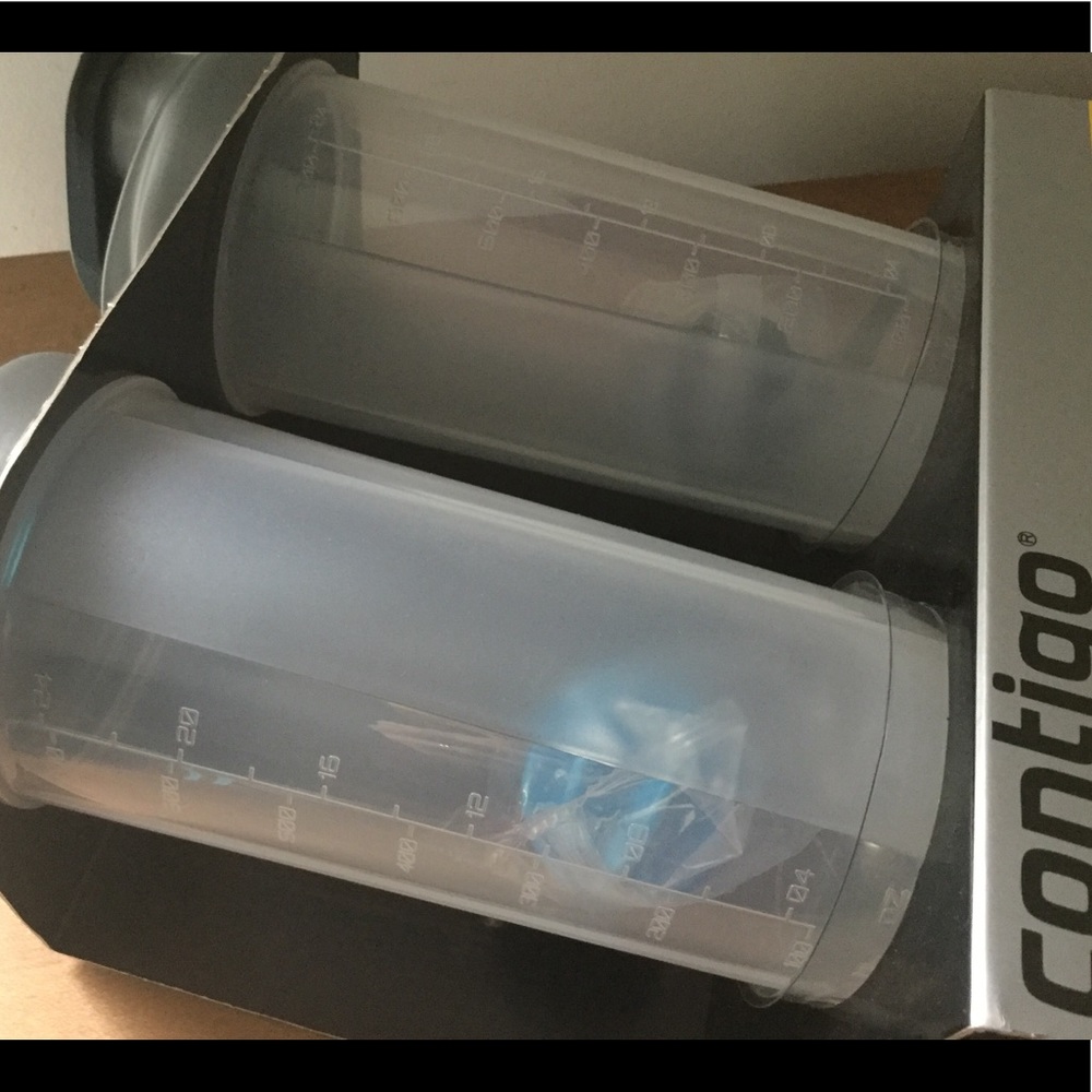 Contigo leak proof shake & go fit shaker bottle - Picture 4 of 6